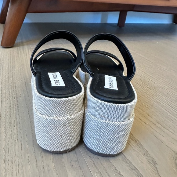 New Steve Madden moveable platform sandal - Picture 4 of 5